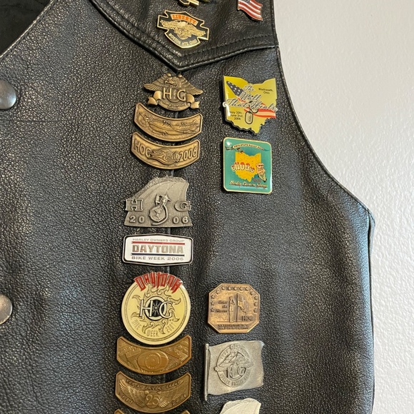 Harley-Davidson Patches and Pins Leather Vest Size Medium - Picture 2 of 9